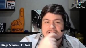 Fundos Imobiliários: IFIX  em baixa e Ibov em baixa, URPR11, HCTR11 e DEVA11