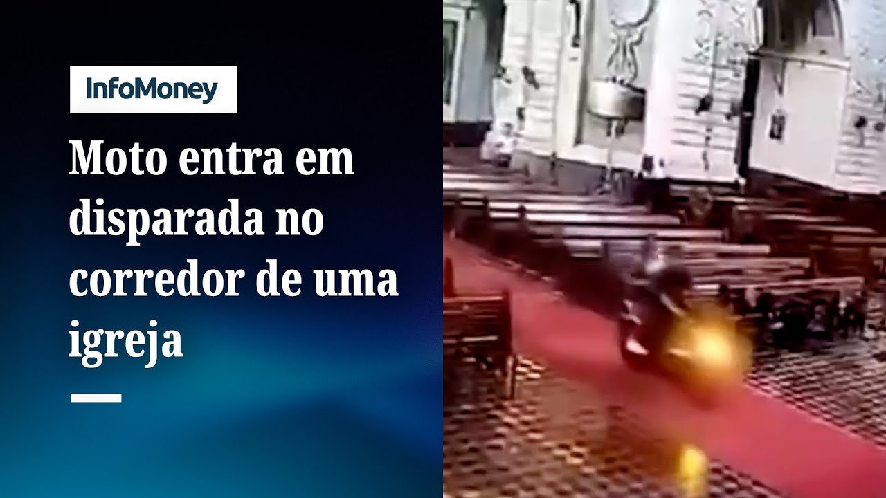 Moto entra emdisparada nocorredor de umaigreja