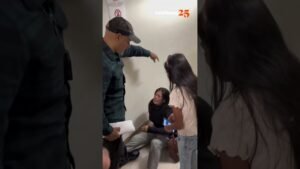 Agente de imigração dos EUA empurra equatoriana no chão, na frente dos filhos, em NY