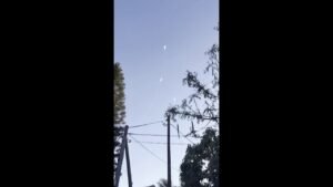 Sistema de defesa israelense intercepta salva de foguetes do Hezbollah