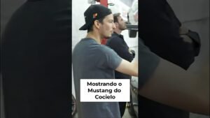 Ricardinho com o Mustang do Julio Cocielo
